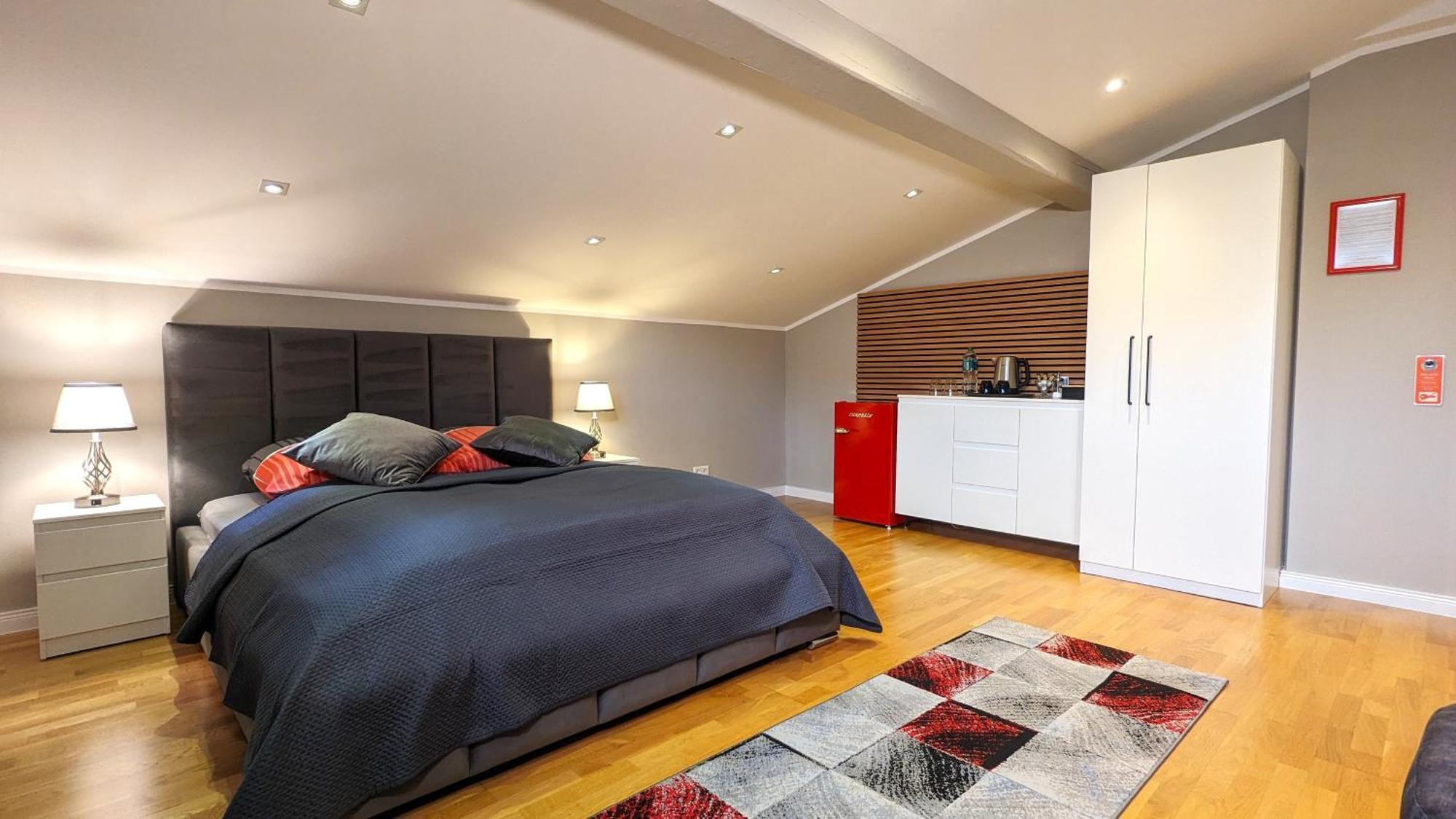 3 Rooms - Zimmervermietung Naehe Flughafen Ber - Gratis Wlan, Parken & Netflix Berlín Exteriér fotografie