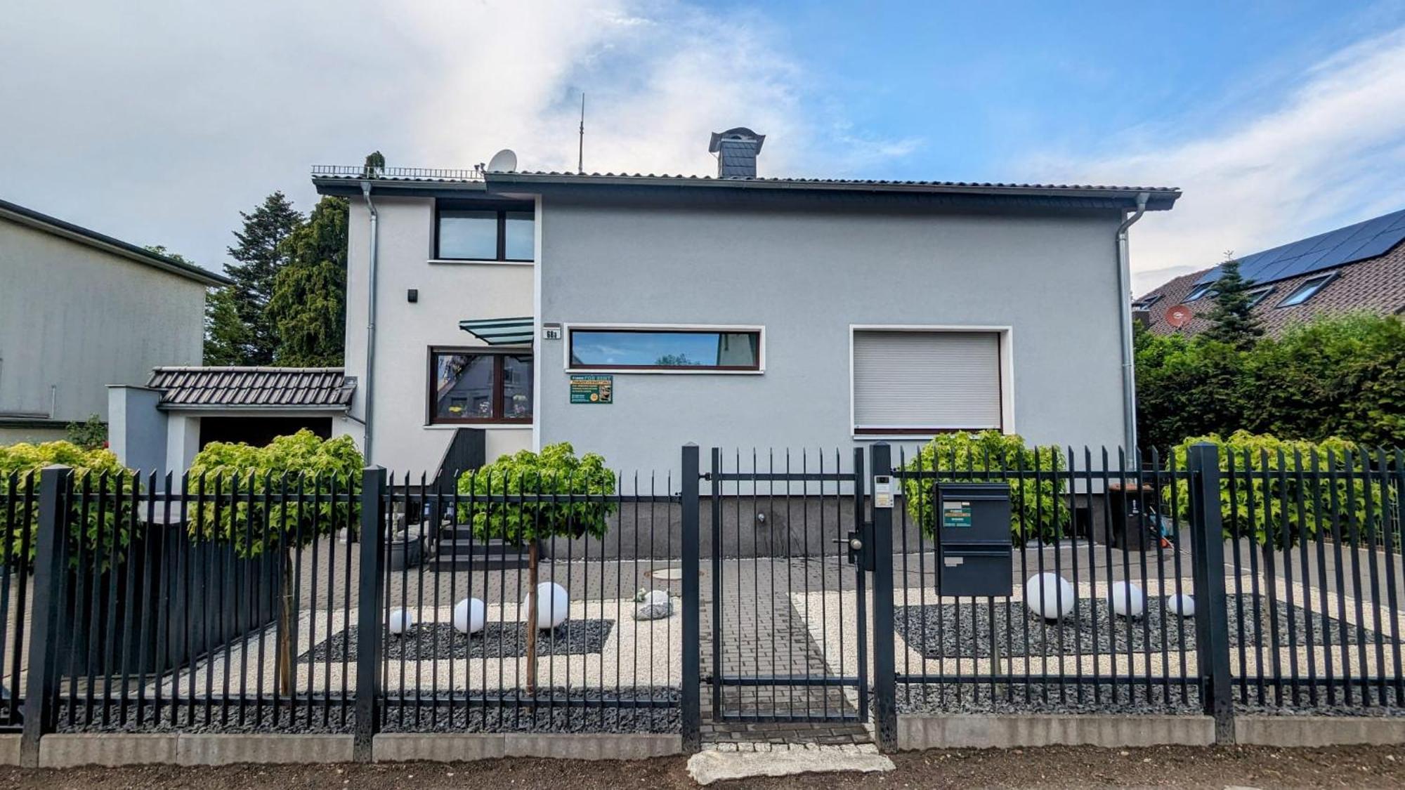 3 Rooms - Zimmervermietung Naehe Flughafen Ber - Gratis Wlan, Parken & Netflix Berlín Exteriér fotografie